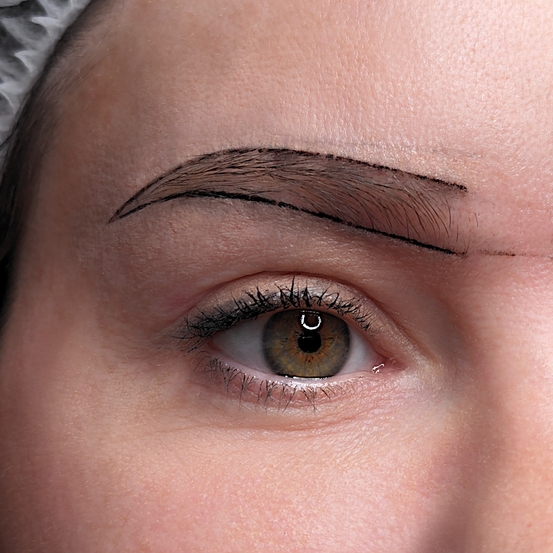 Permanent Make-up Vorzeichnung Augenbrauen