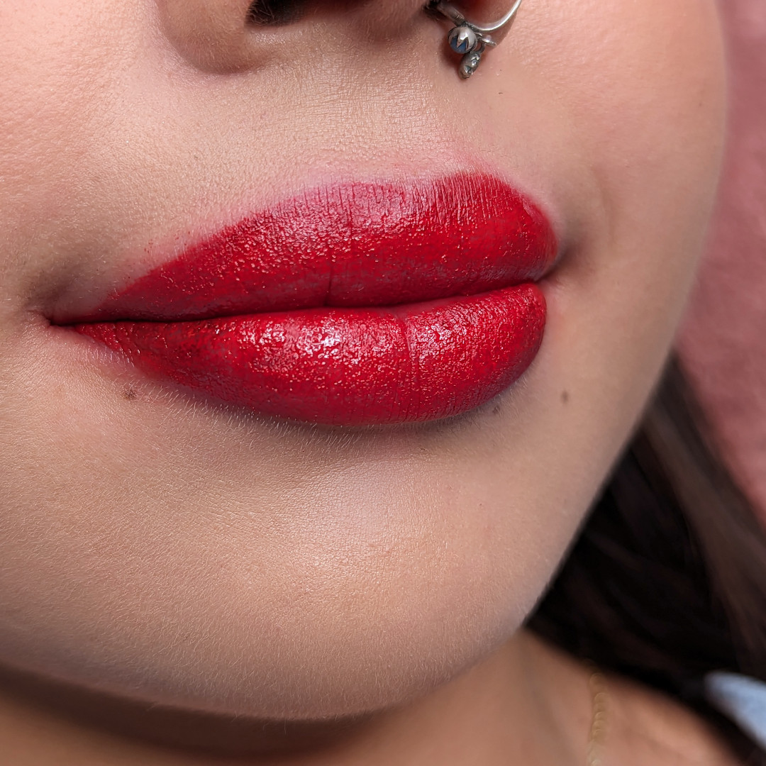 Frisches Permanent Make-up Lippen